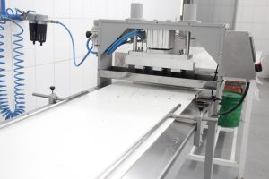 Fábrica de produtos alimentícios diferença de pequena produção