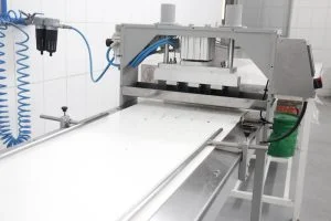 Fábrica de produtos alimentícios diferença de pequena produção